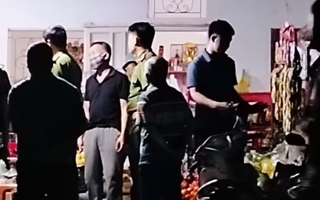 Hai chị em ruột (6 và 8 tuổi) tuvong bất thường tại nhà ông bà ngoại