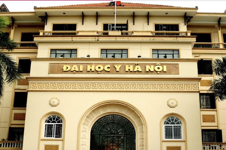 Trường Đại học Y Hà Nội cấm sinh viên mặc áo trễ cổ, váy ngắn lộ đầu gối