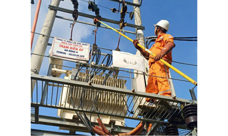 Giá điện tăng 4,8%, lên hơn 2.200 đồng/kWh