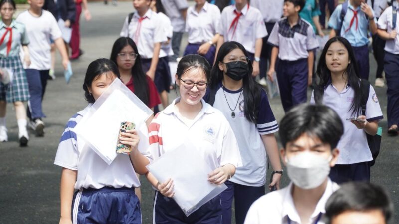 QUỐC HỘI ĐÃ THÔNG QUA: Chính thức miễn học phí cho học sinh công lập, hỗ trợ học phí tư thục