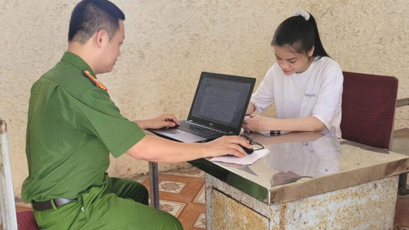 Cô gái 23 tuổi chiếm đoạt 17 t:ỷ đồng chỉ sau 5 tháng ‘tung chiêu’