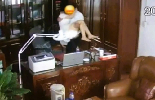 MỚI: Buộc THÔI VIỆC Chủ tịch Hội đồng quản trị trường THPT có clip thân mật cùng nhiều phụ nữ